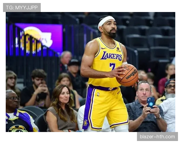 戴维斯边后卫崛起,重新定义现代足球防守价值 戴维斯边后卫崛起,重新定义现代足球防守价值