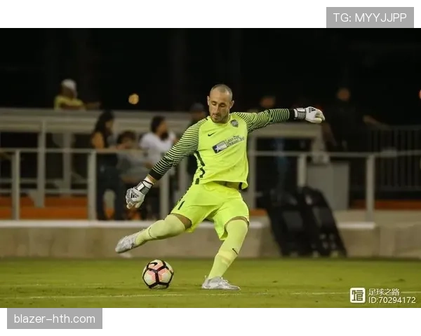 门将手抛球规则详解:什么情况下算违规球权交给对方? 门将手抛球规则详解:什么情况下算违规球权交给对方?